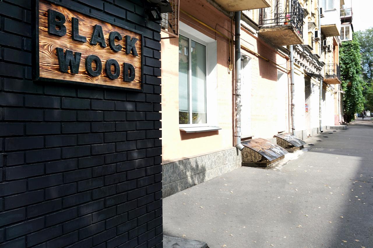 Black Wood Vandrarhem Kiev Exteriör bild